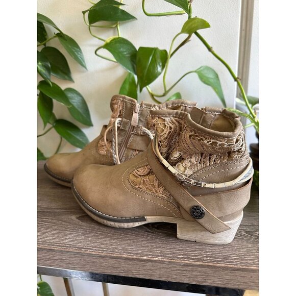 Extreme Tan Lace Ankle Boots with Studded Strap – Women’s Size 5 - Picture 1 of 12